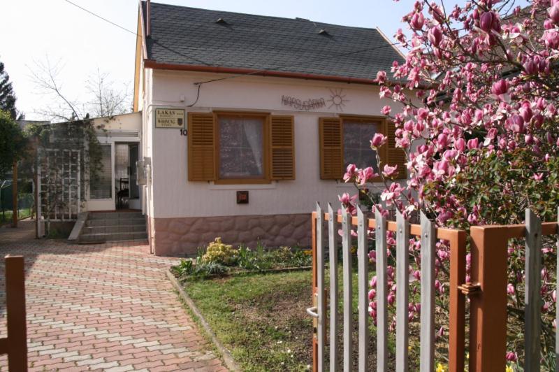 Napsugarka Haz Villa ซาลาคาโรส ภายนอก รูปภาพ